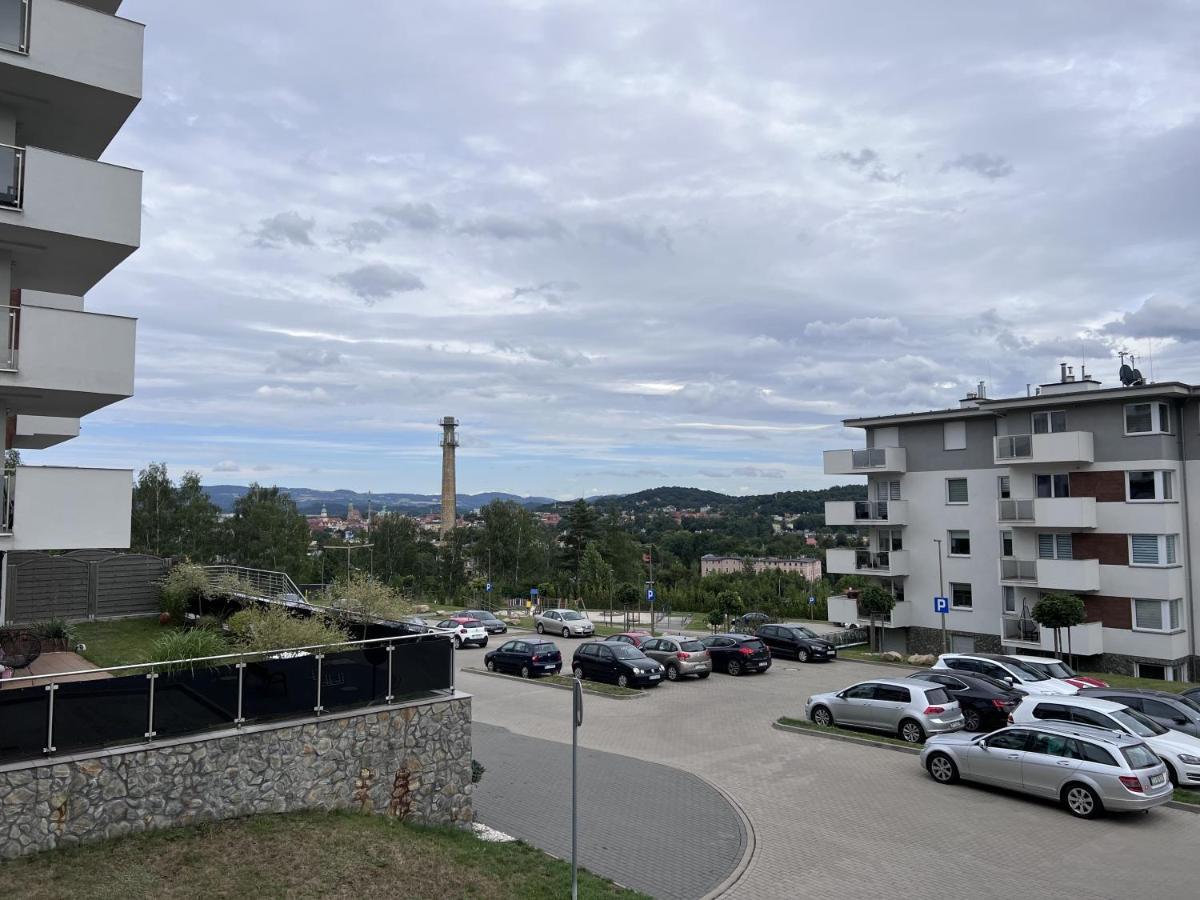Apartament Z Tarasem Na Osiedlu Rakownica เยเลเนียกูรา ภายนอก รูปภาพ