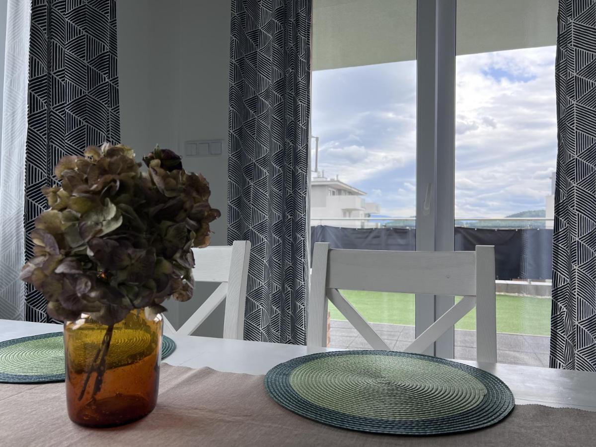 Apartament Z Tarasem Na Osiedlu Rakownica เยเลเนียกูรา ภายนอก รูปภาพ