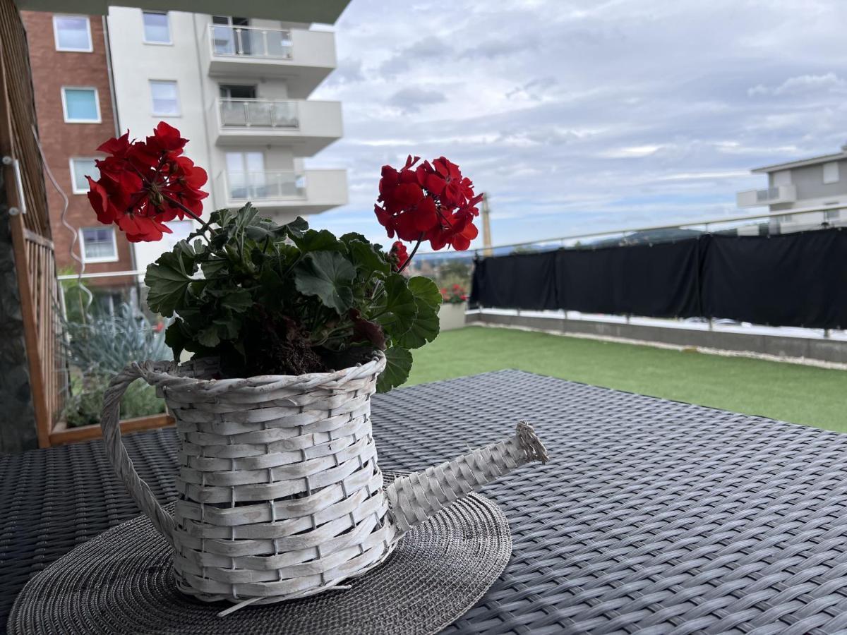 Apartament Z Tarasem Na Osiedlu Rakownica เยเลเนียกูรา ภายนอก รูปภาพ