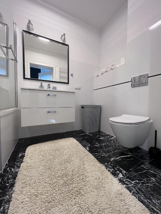 Apartament Z Tarasem Na Osiedlu Rakownica เยเลเนียกูรา ภายนอก รูปภาพ
